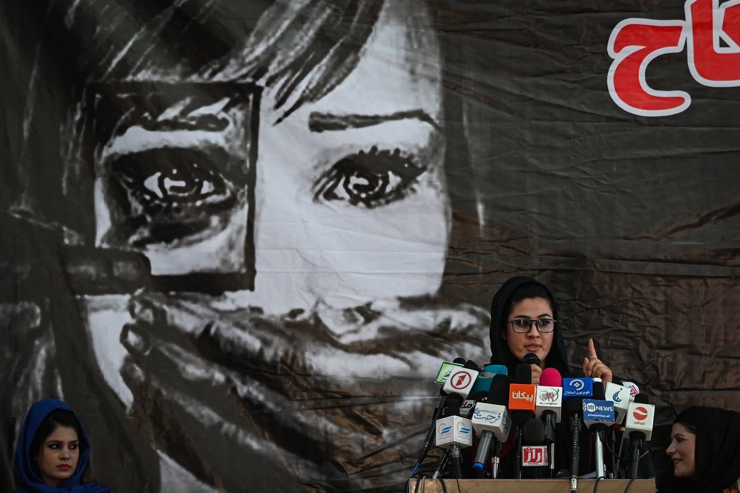 Po įvykių Afganistane labiausiai sunerimo moterys ir mergaitės.<br>AFP/Scanpix nuotr.