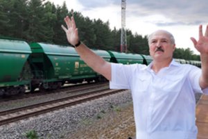 Grasinimai tik išjudino baltarusiškų prekių importą – įmonės skuba apsipirkti