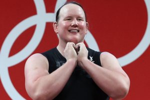 Spąstai moterų sportui: translytės L. Hubbard pavyzdys gali atverti Pandoros skrynią