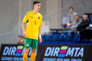 Salės futbolo rinktinės senbuvis T. Bučma įvertino daromą pažangą: „Anksčiau žaidėme kaip kas mokėjo“
