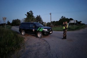 Praėjusią parą į Lietuvą neįleista keliolika migrantų: Baltarusijos pusėje paleista keliasdešimt šviečiamųjų raketų