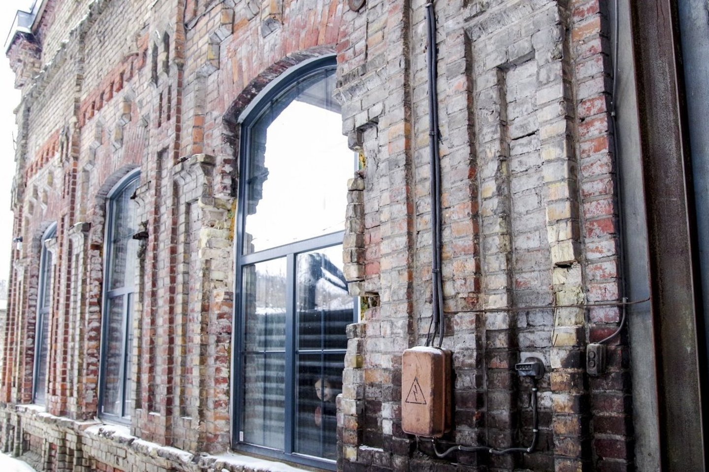  Išlikusi pirmojo fabriko siena. <br> V.Ščiavinsko nuotr.