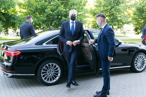 Lietuvos prezidentai važinėjo išskirtiniais automobiliais: vieną net paaukojo Vokietija