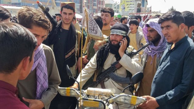 Afganistaniečiai situaciją šalyje vertina skirtingai: vieni teigia, kad įsivyravo taika, kiti – baiminasi šūvių