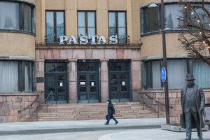 Numatyti trys Kauno centrinio pašto gaivinimo keliai: nė vienas neatsipirktų, bet pastatas nebenyktų