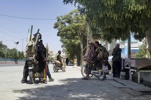 NATO įspėja Talibaną netrukdyti evakuacijai