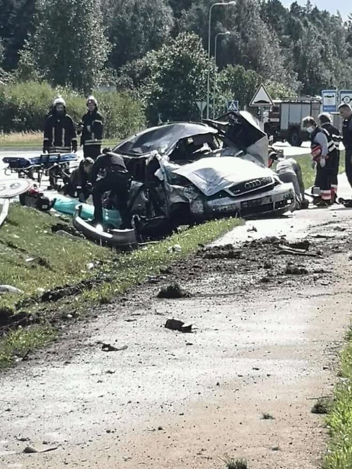  Nuo policijos sprukęs girtas vairuotojas Naujojoje Akmenėje pražudė savo keleivį.<br>lrytas.lt skaitytojo nuotr.