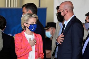 EK vadovė ragina ES valstybes nares priimti pabėgėlius iš Afganistano