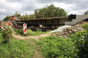 Tilto remontas pavirto skauduliu: „Prie Kauno visus viadukus baigia padaryt, o čia vieno tiltuko nuo pavasario neįveikia“