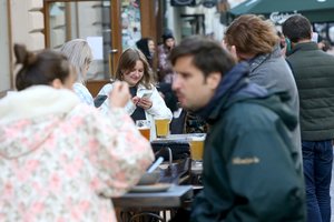 Profesorius įžvelgia nemalonią tendenciją: vien skiepų tikrai nebeužteks