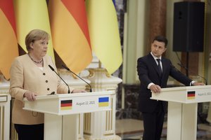 Rusija sukritikavo A. Merkel Kijeve išsakytus komentarus apie konfliktą Ukrainoje