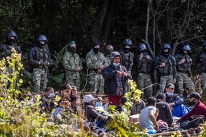 Lenkijos žingsnis dėl pasienio įaudrino šalį: jautriausias klausimas – dėl 30 migrantų niekieno žemėje