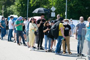 Prie galimybių paso nusidriekus milžiniškoms eilėms, paaiškėjo sistemos spragos