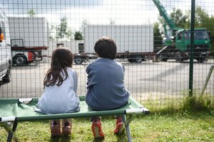 Padvarionių užkardoje gyvenantys migrantai pasakoja alpstantys iš bado, tačiau Lietuvą palikti nori ne visi