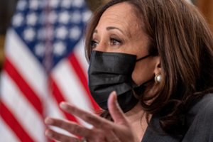 JAV viceprezidentės kelionė į Hanojų buvo atidėta dėl „sveikatos incidento“