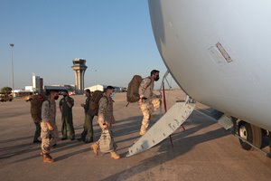 NATO ėmėsi koordinuoti žmonių evakuaciją iš Kabulo