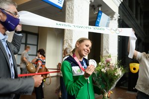 Tokijo olimpinei vicečempionei L. Asadauskaitei-Zadneprovskienei – krašto apsaugos medalis