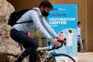 Šalis paskiepijo net 90 proc. gyventojų: uždarys visas vakcinacijos vietas