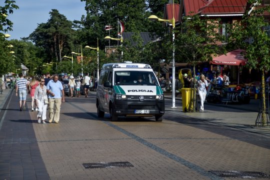 Jei šiąnakt J. Basanavičiaus gatvėje gavote dovanų, geriau paskambinkite į policiją