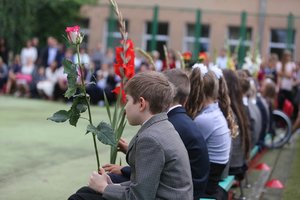 Floristė pataria: kokias gėles rinktis rugsėjo 1-ąjai ir kaip jas išlaikyti šviežias iki įteikimo