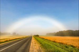 Įamžino retą gamtos reiškinį – „Baltąją vaivorykštę“