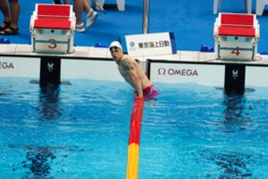 Edgaras Matakas įspūdingai įsiveržė į paralimpinių žaidynių finalą – greičiau už jį niekas neplaukė