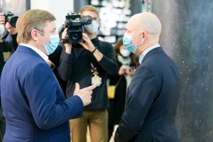 R. Karbauskis giria A. Verygą, o A. Dulkį išvadino beviltišku