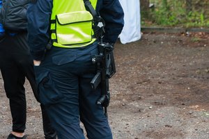 Alytaus pareigūnai sukelti ant kojų: iš stovyklos pabėgo 13 neteisėtų migrantų, du pavyko pagauti