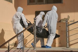 Iki šiol Lietuvoje mirė 24 pilnai vakcinuoti žmonės. Kodėl taip nutinka?