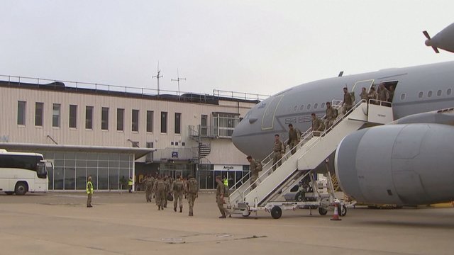 Baigiama evakuacijos operacija: D. Britanija pradeda išvesti paskutinius savo karius iš Afganistano