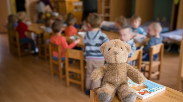 Perpildyti vaikų darželiai rudens sezoną pasitinka su nerimu: trūksta ne tik vietų, bet ir pedagogų