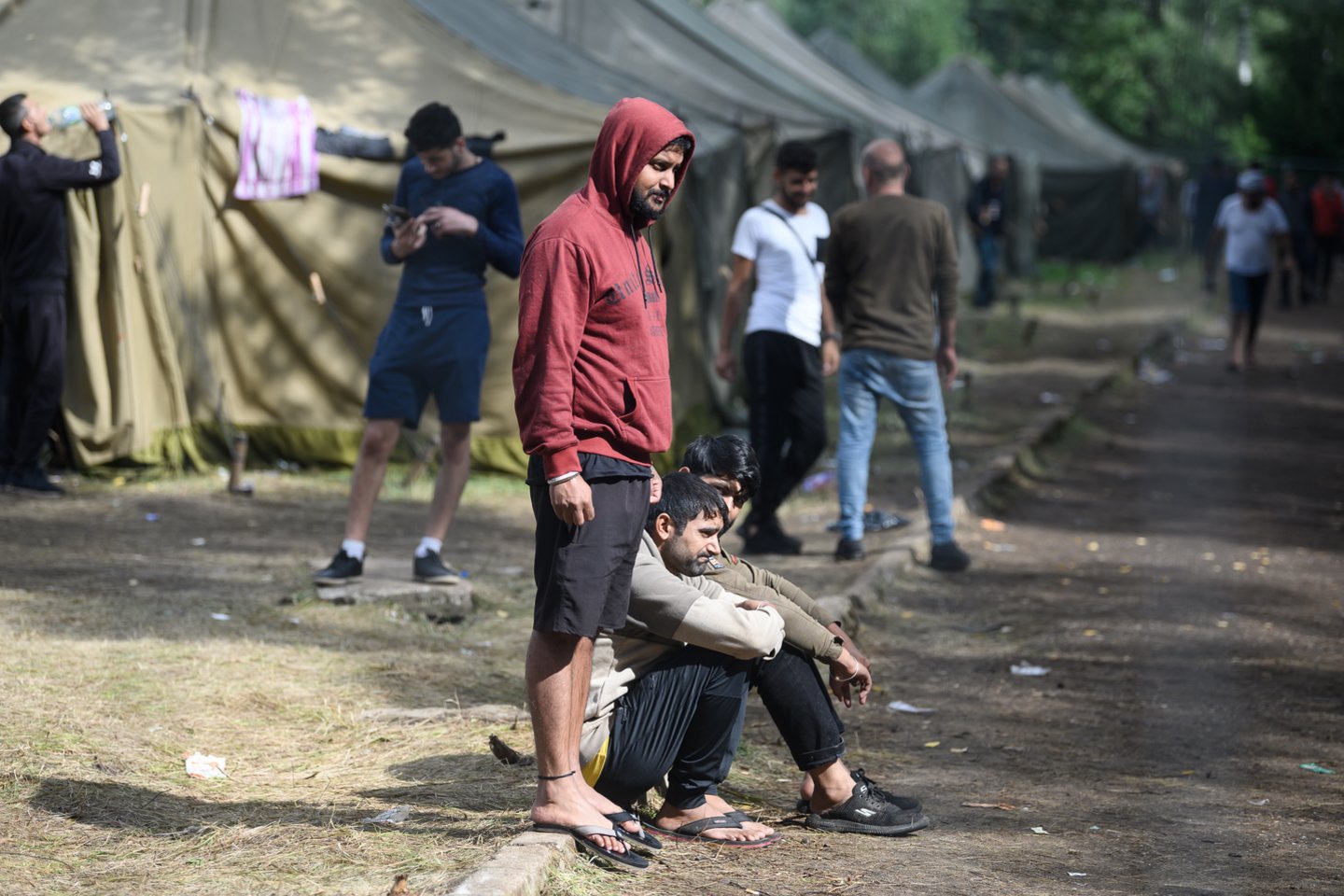 Į Lietuvą patekę nelegalūs migrantai svajoja kuo greičiau iš jos ištrūkti, bet ne namo, o į turtingesnius kraštus.<br>V.Skaraičio nuotr.