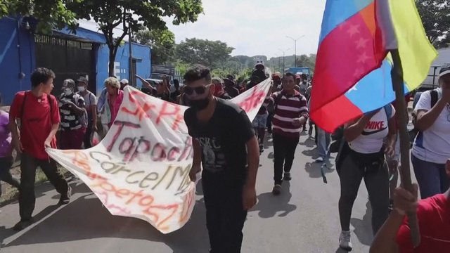 Migrantai išvyko iš pietinės Meksikos karavanu: protestavo prieš lėtą prieglobsčio gavimo procesą