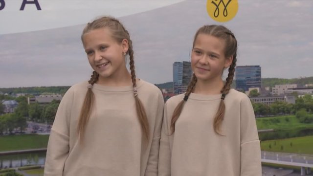 Praūžė jau aštuntasis dvynių konkursas: prizus susižėrė nuostabiosios sesutės iš Panevėžio