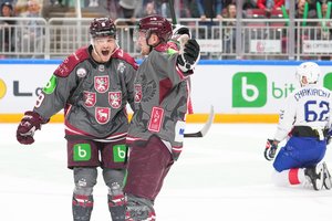 Latvijos ledo ritulininkai iškovojo olimpinį kelialapį, baltarusiai į Pekiną nekeliaus