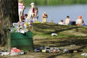 Kelininkai fiksuoja augančius atliekų kiekius poilsio aikštelėse: daugiausia šiukšlių – po savaitgalių