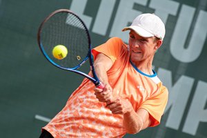 Vilniaus teniso akademijos žaidėjai ir treneriai istorinę pergalę Niujorke prognozuoja N. Džokovičiui