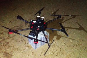 Purvėnų pasieniečiai nutupdė droną su kontrabandinių cigarečių kroviniu