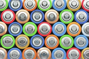 Kaip buvo sukurta elektros baterija?