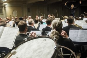 Filharmonija pradeda naują sezoną dedikacija Rugsėjo 11-osios aukoms
