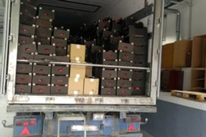 Kontrabanda tarp džemo ir pomidorų: sulaikyti du vilkikai su milijono vertės cigaretėmis