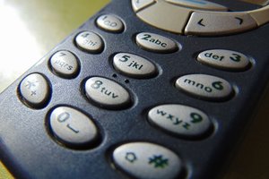 Nuo guminių batų iki kodų Morzės abėcėle: įdomūs faktai apie legendinę „Nokia 3310“