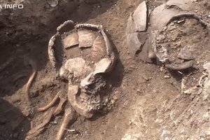 Senovinėse Transilvanijos kapinėse atrasti neįprasti kapai