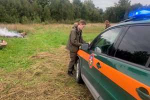 Komunalines atliekas sudeginti nusprendusiam gyventojui teks ne tik susimokėti baudą, tačiau ir atlyginti žalą gamtai