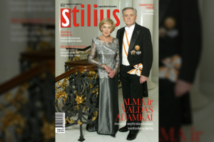 Valdas ir Alma Adamkai švenčia 70 metų vestuvių sukaktį, tačiau išsiuntinėjus pakvietimus, šventę „Stikliuose“ teko atšaukti