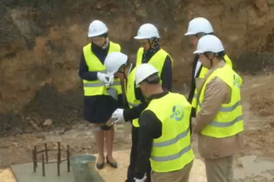 Simbolinė ceremonija: studentų miestelio statybos pradžia palydėta užkasant laiko kapsulę