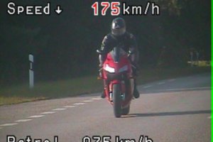 Užfiksuotas greičio viršijimo rekordininkas – namo iškeliavo be vairuotojo pažymėjimo