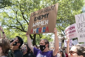 Teksase įsigaliojo griežtas abortų įstatymas: nebus išimčių net išžaginimo ar incesto atvejams