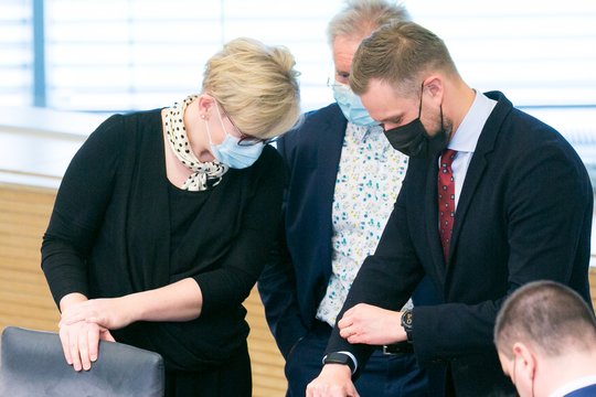 Ar rinkėjai atleis valdančiųjų klaidas? Tokia situacija vystėsi nuo koalicijos formavimo pradžios