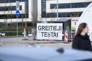 Prezidentūra: testai dėl COVID-19 studentams turi būti kompensuojami